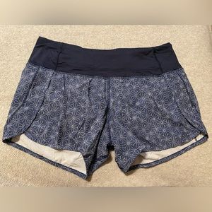 Lululemon Run Times Short 4” Mid Rise Size 4 Sashico Star Inkwell Ghost Blue